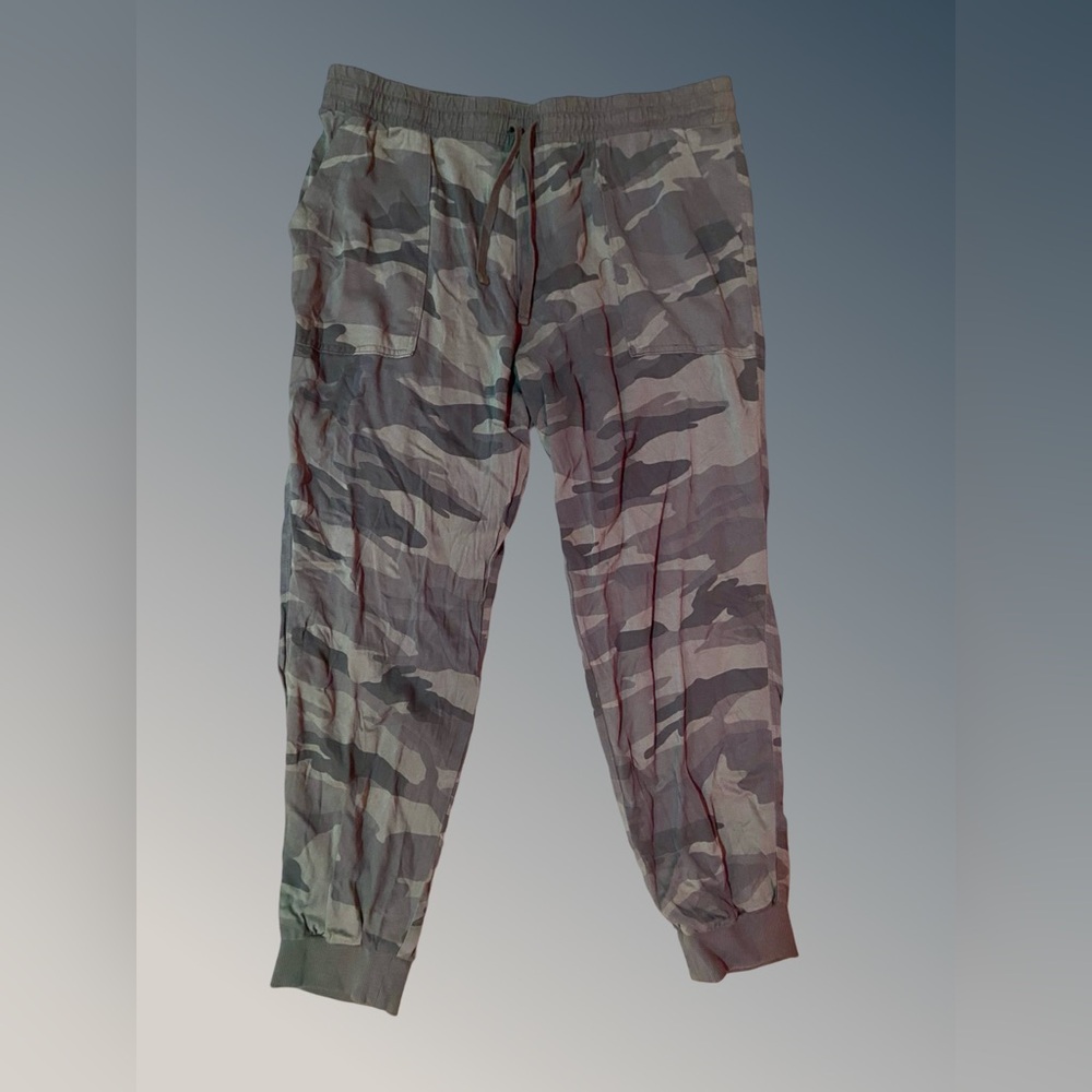 Splendid Camouflage Women’s Joggers/Sweatpants - Size XL